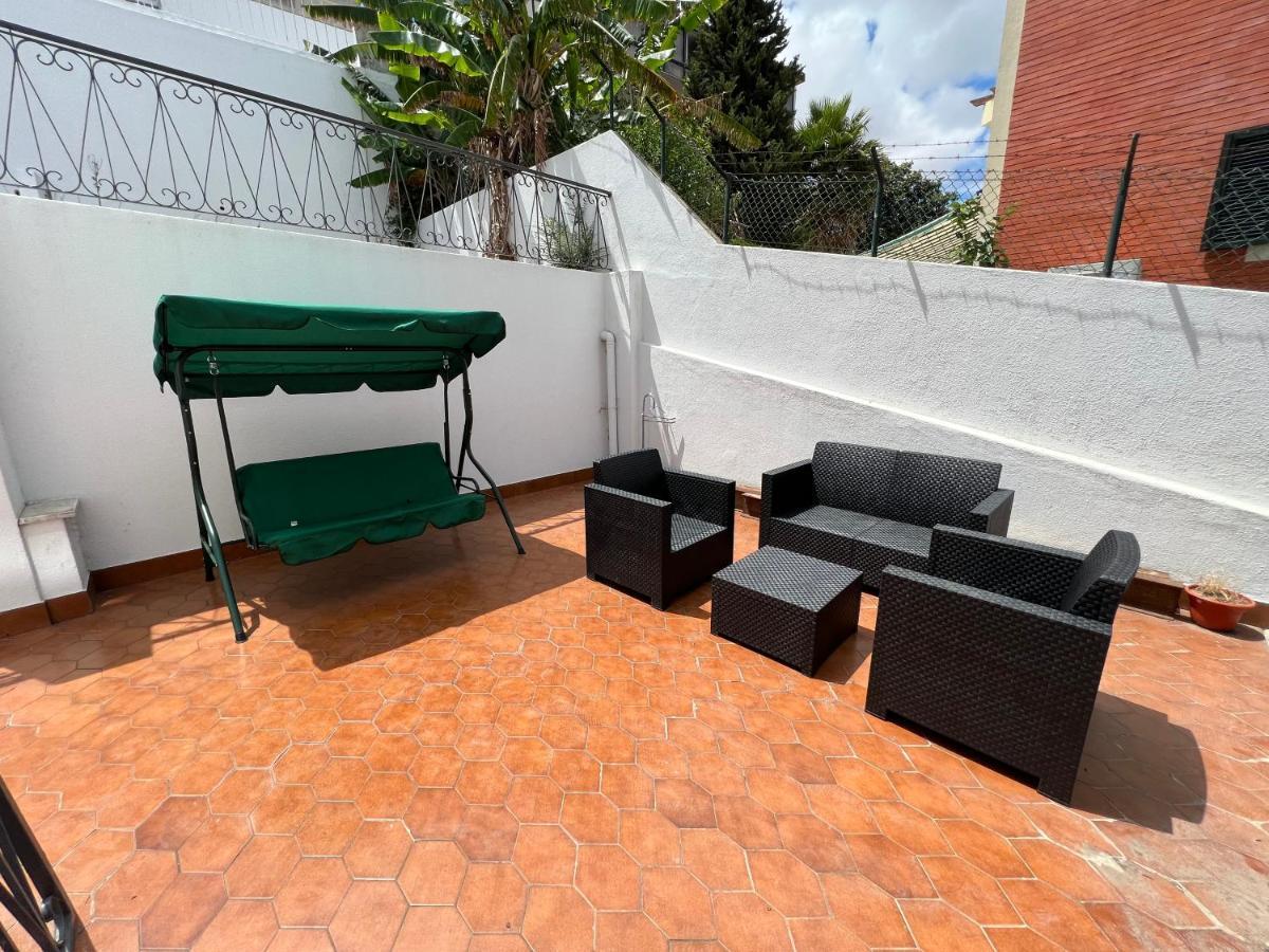 Oeiras Beach Private Room 9 - Double Bedroom With Shared Bathroom & Terrace Dış mekan fotoğraf