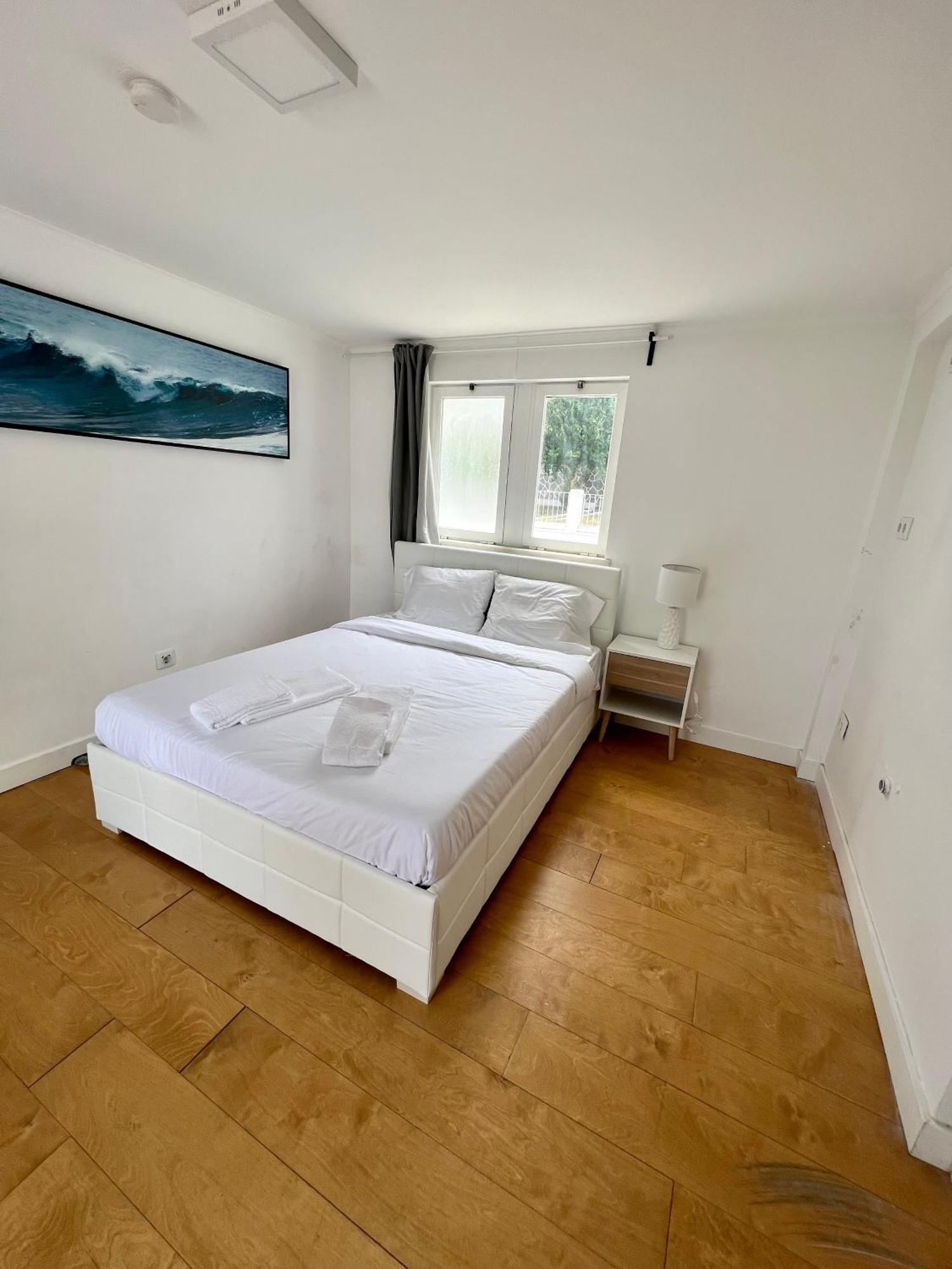 Oeiras Beach Private Room 9 - Double Bedroom With Shared Bathroom & Terrace Dış mekan fotoğraf