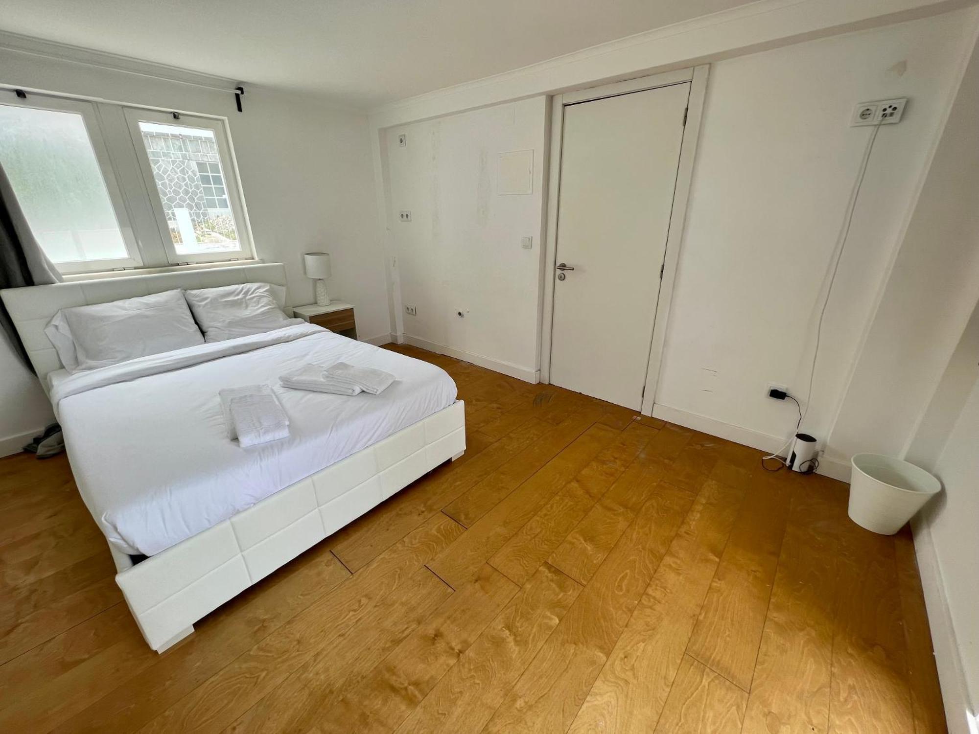 Oeiras Beach Private Room 9 - Double Bedroom With Shared Bathroom & Terrace Dış mekan fotoğraf